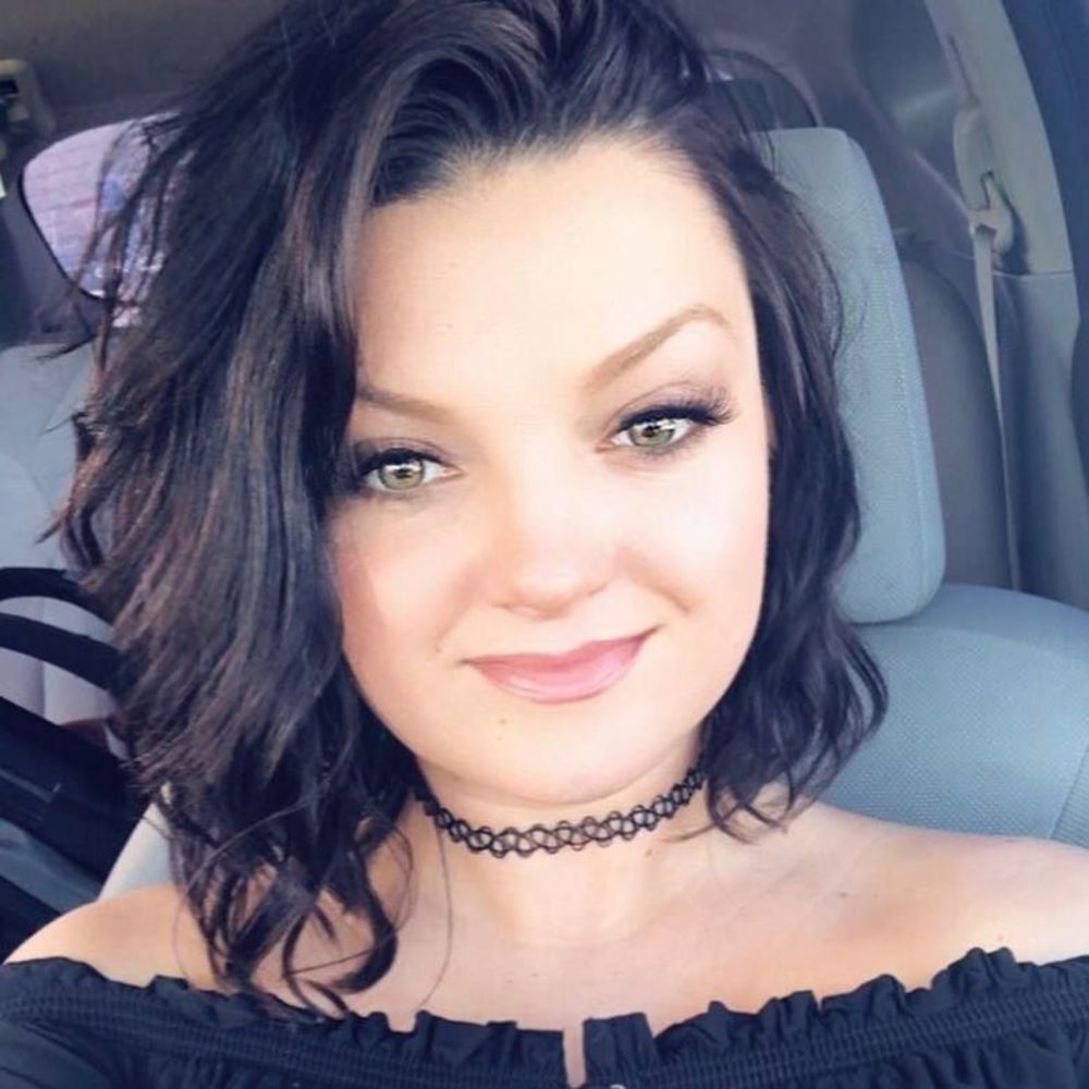 Meet your Posher, Cayt